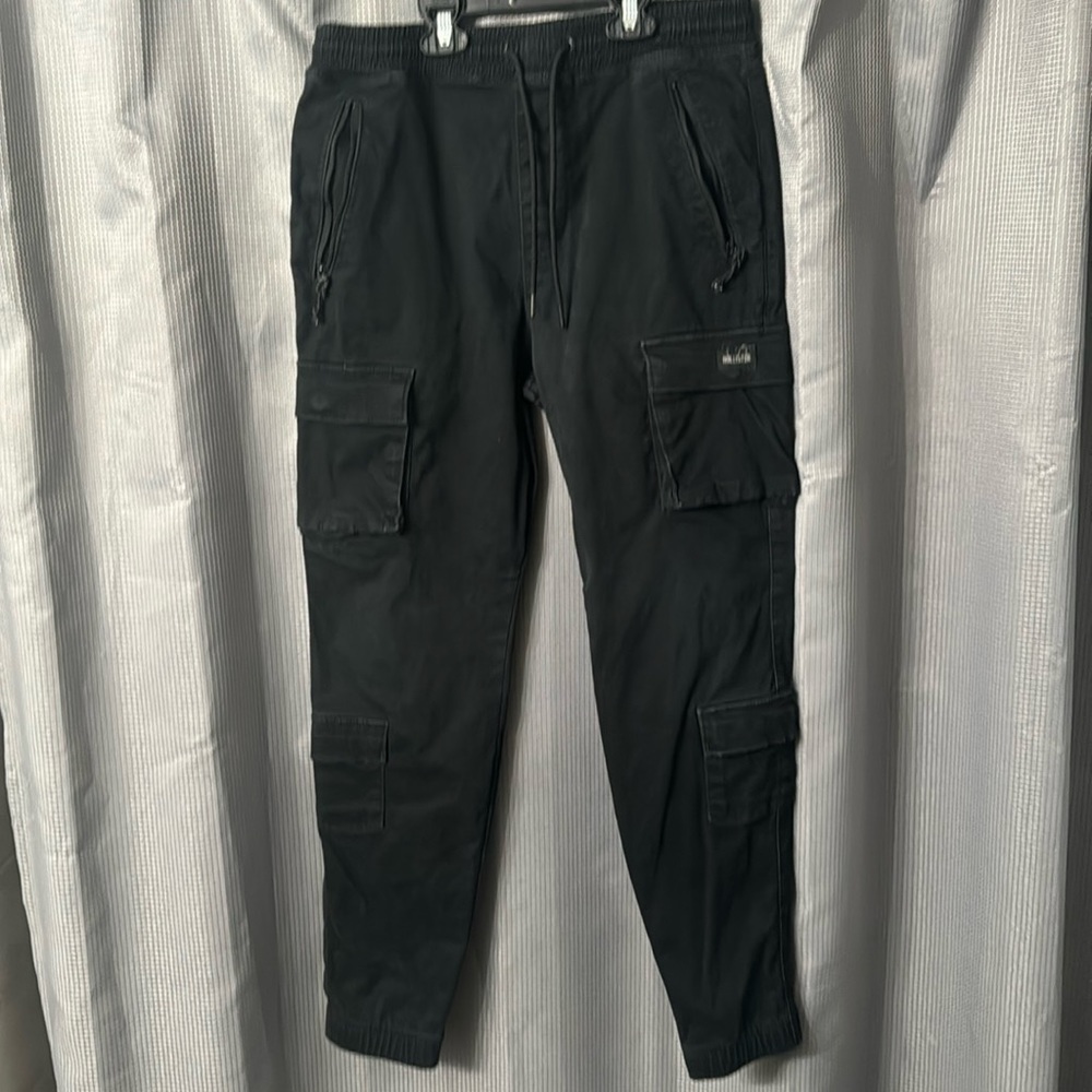 Hollister men’s black cargo pants, size small
